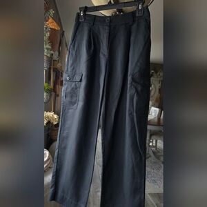 LOFT Women's Black Cargo Pants Petite